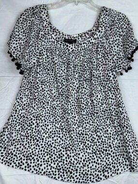 I.N. Studio Top, Large, Black & White Sleeves Has Little Black Tassels Flowy